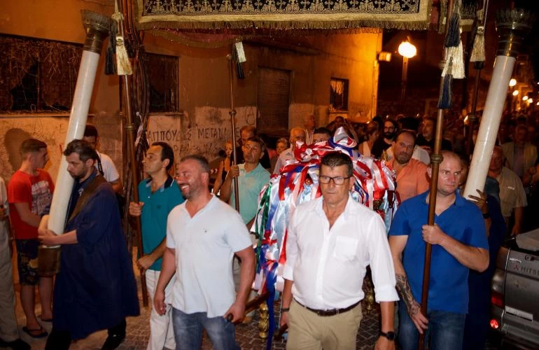 Έθιμα Δεκαπενταύγουστου: Οι «κορδέλες» της Παναγιάς στην Ελεούση Μανδουκίου στην Κέρκυρα